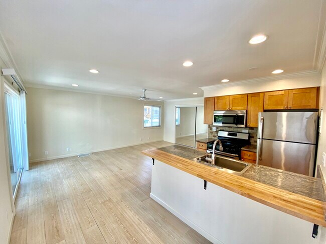 Foto del edificio - 838 Cypress Ave