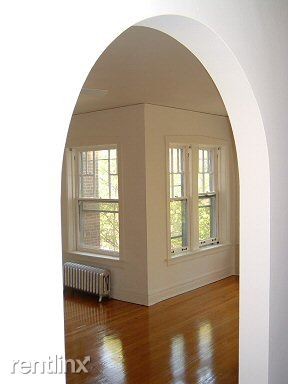 Building Photo - 1 br, 1 bath Apartment - Ainslie Manor