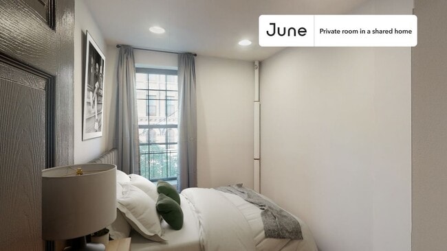 Building Photo - Room in Shared 3 bed/1 bath home in East Village