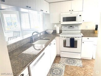 Building Photo - 4907 Europa Dr