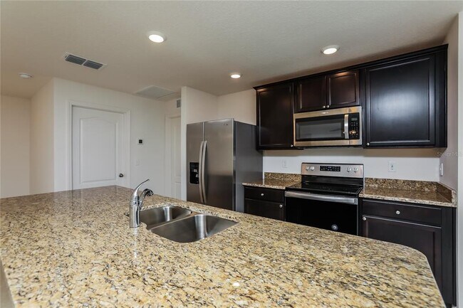 Building Photo - 35685 Rose Moss Ave