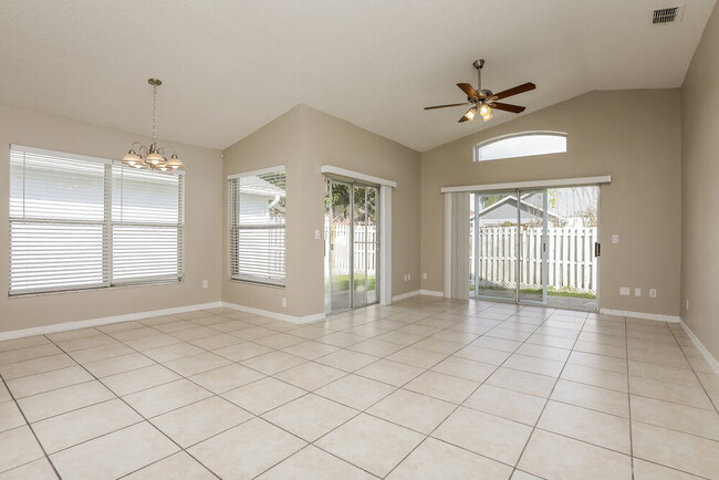 Building Photo - 3235 Brewster Dr
