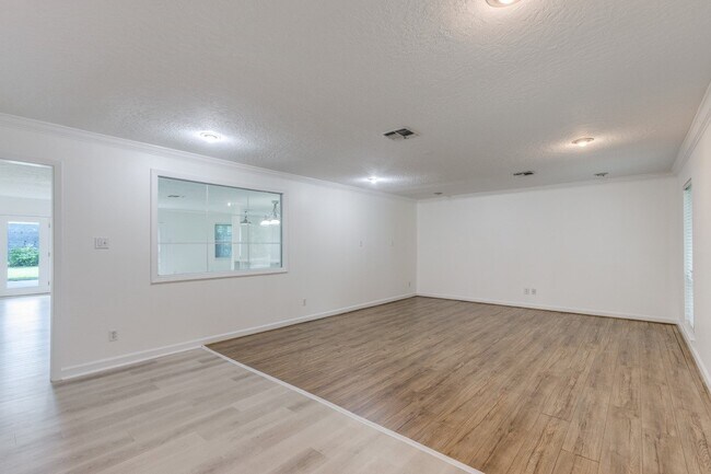 Foto del edificio - 6903 Alderney Dr