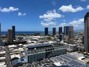 Building Photo - 888 Kapiolani Blvd