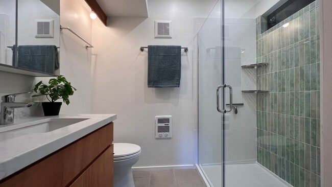 Building Photo - 1120 Sterling Ave