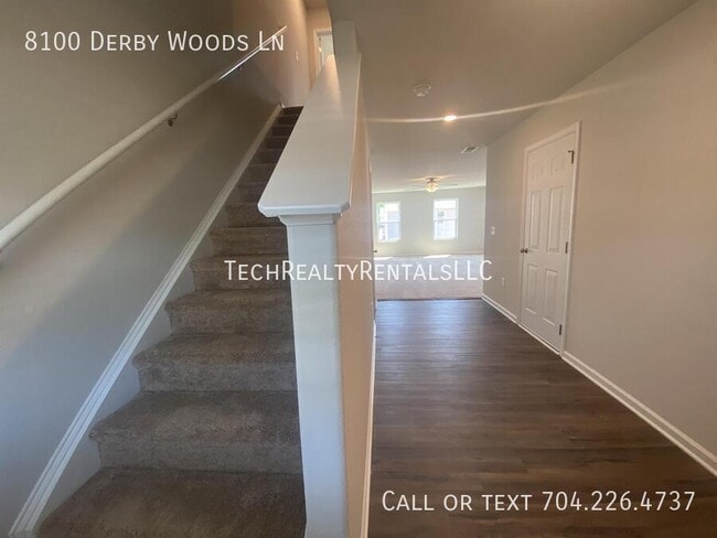 Foto del edificio - 8100 Derby Wood Ln