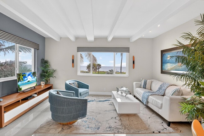 Building Photo - 250 S Ocean Blvd