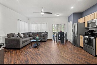 Building Photo - 9862 Perfect Dr