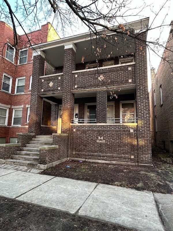 Primary Photo - 7405 S Eberhart Ave