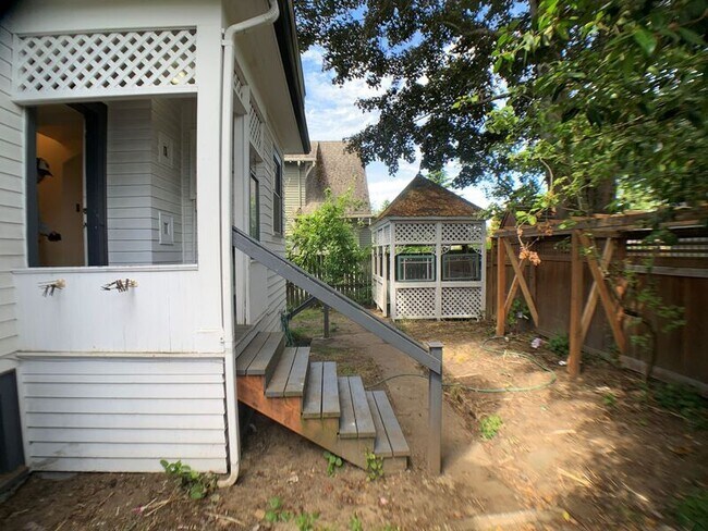 Building Photo - 1720 N 50th St