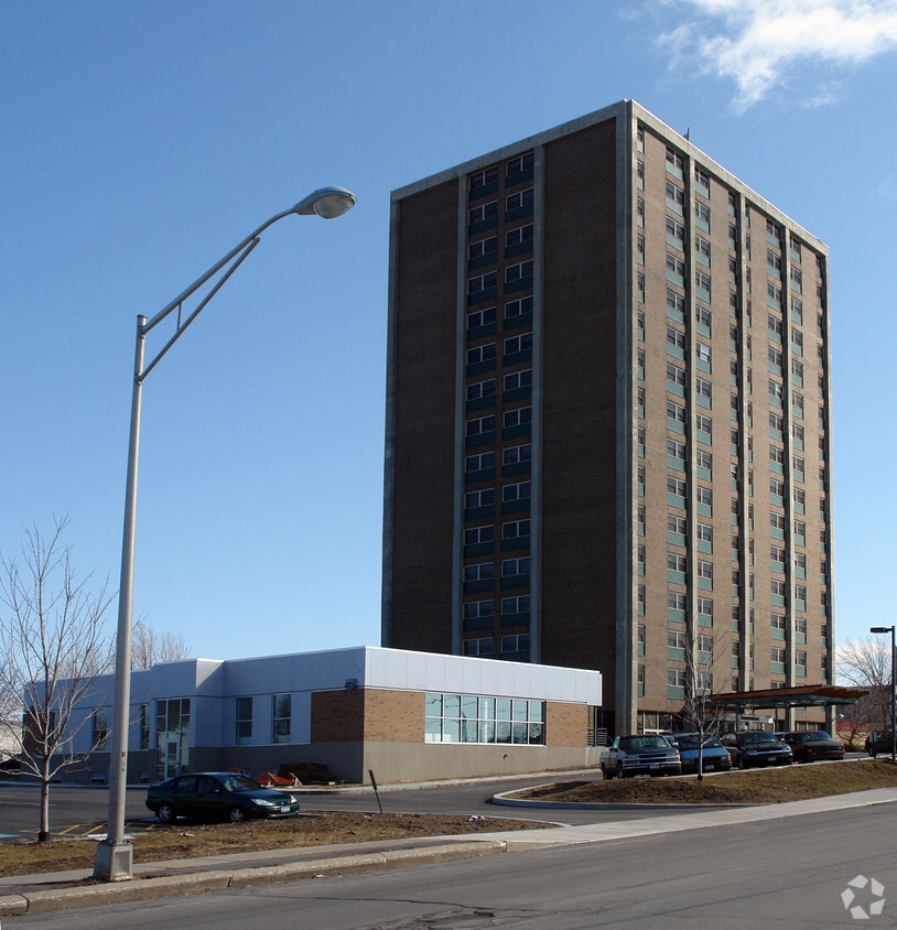 Building Photo - Midtown Towers