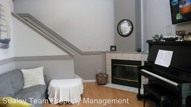 Building Photo - 2788 Beechwood Knolls