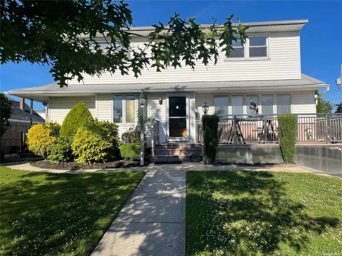 134 Haverford Rd, Hicksville, NY 11801 House Rental in Hicksville, NY