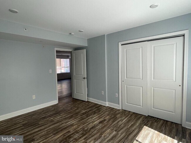 Foto del edificio - 1257 N Newkirk St