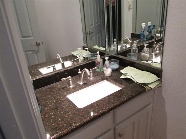 Foto del edificio - 4649 O'Connor Ct