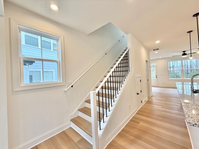 Building Photo - **OFFERING 1/2 OFF FIRST MONTH'S RENT** Newly Built 4BD, 3.5BA End-Unit Raleigh Townhome in a Gre...