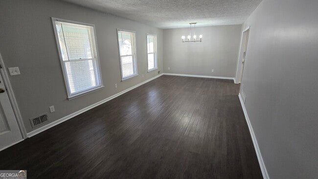 Foto del edificio - 4270 E Hamill Dr