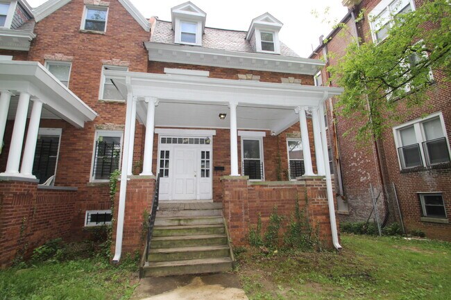 Building Photo - 2026/2027 JHU Off-campus 6bd/2ba house w/ ...