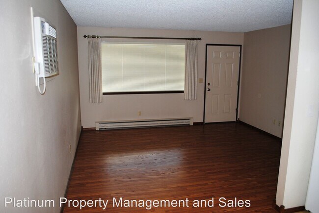 Foto del edificio - 1037-1039 Eastmont Ave