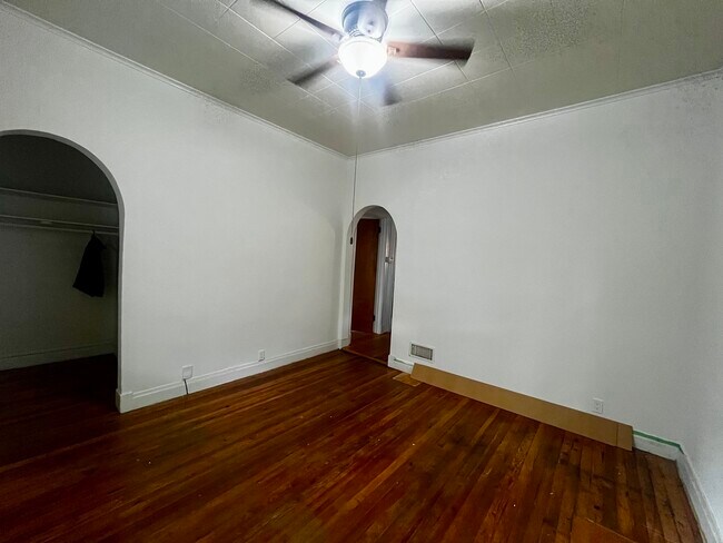 Foto del edificio - 3523 Maple Ave