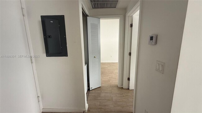 Foto del edificio - 1611 Meridian Ave