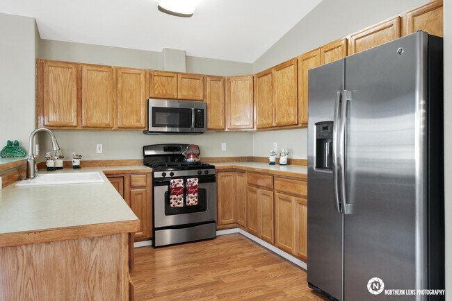 Foto del edificio - 2620 Meadow View Dr