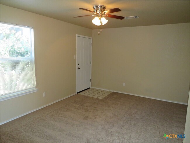 Building Photo - 1602 Benttree Dr