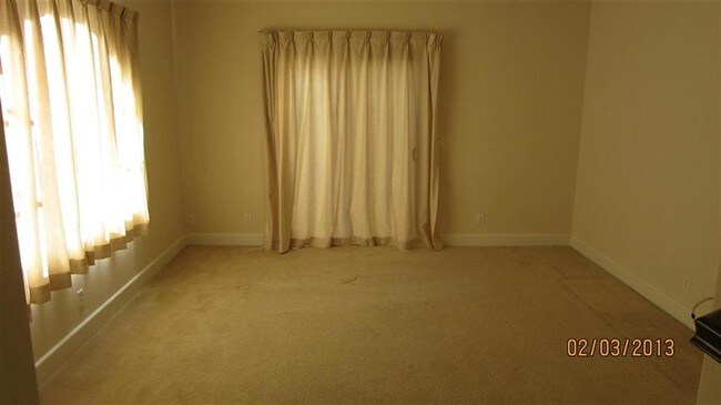 Building Photo - 1416 Dahlia Loop