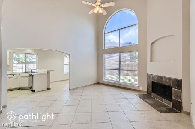 Building Photo - 4 br, 2.5 bath House - 322 Thousand Oaks D...
