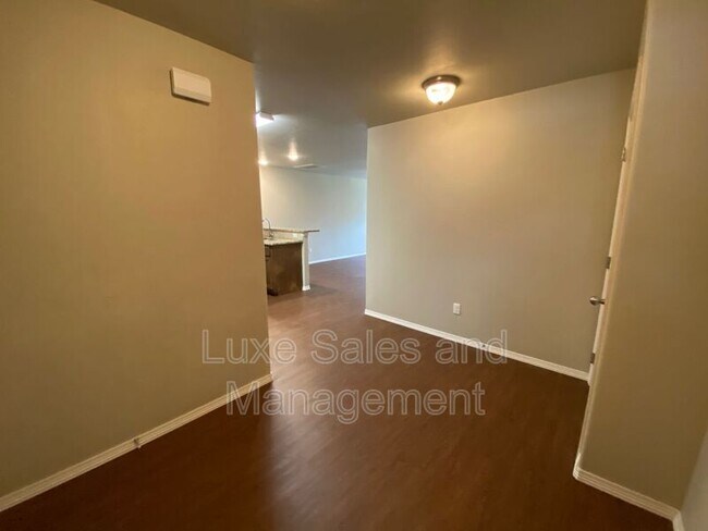 Foto del edificio - 2108 Buena Vida Ln