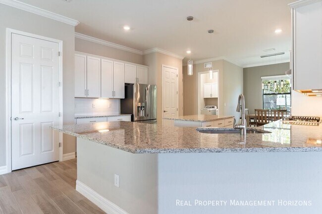 Foto del edificio - 7036 Highgate Ln
