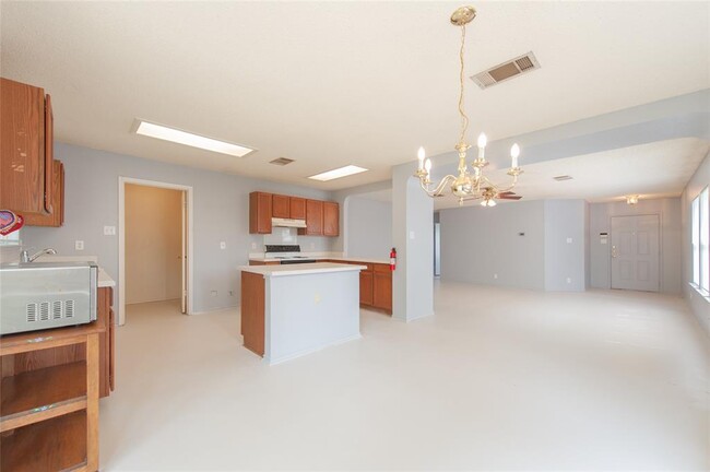 Building Photo - 2813 Adelen Ln