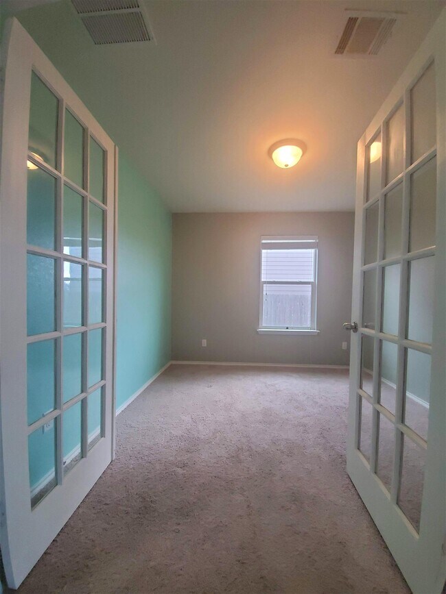 Building Photo - 261 New Bridge Dr