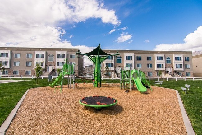Building Photo - Amazing 3 Bedroom Condo in American Fork