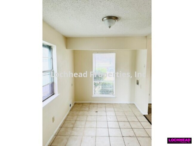 Building Photo - *****Three bedroom home in Dallas*****