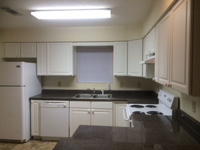 Building Photo - 237 Wanda Way