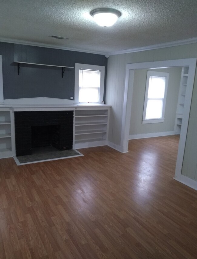 Building Photo - 1803 Runnels St