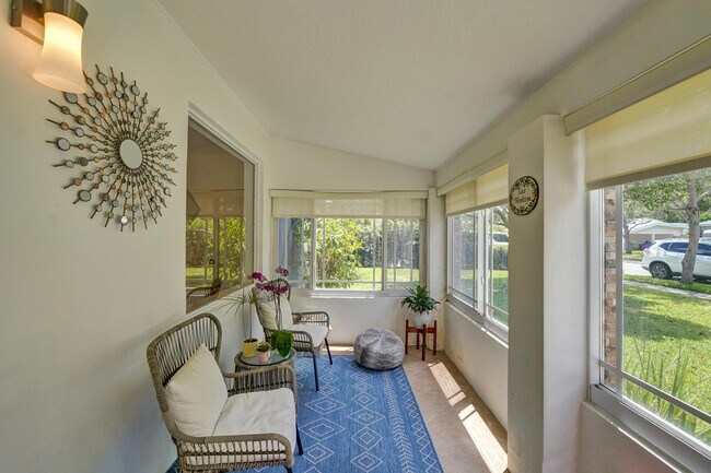 Building Photo - 929 SW 18th Ct