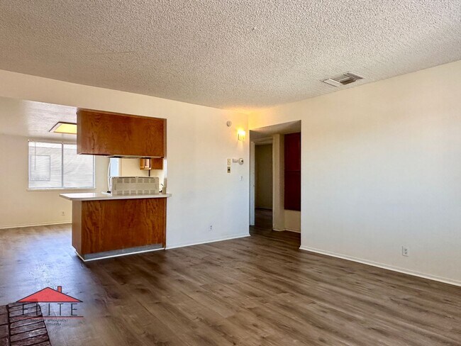 Building Photo - 433SU