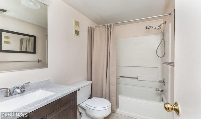 Building Photo - 2 br, 2 bath Apartment - 18 W. Lee Street