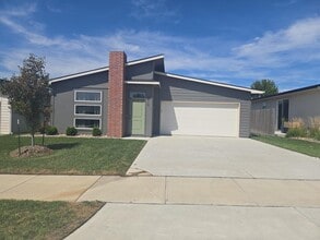 Building Photo - 9610 E Annabelle Cir