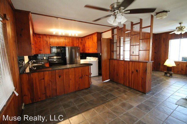 Building Photo - 3 br, 1.5 bath House - 2845 Blaney Road