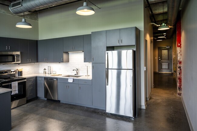 Foto del edificio - Conwood Flats Apartment Homes