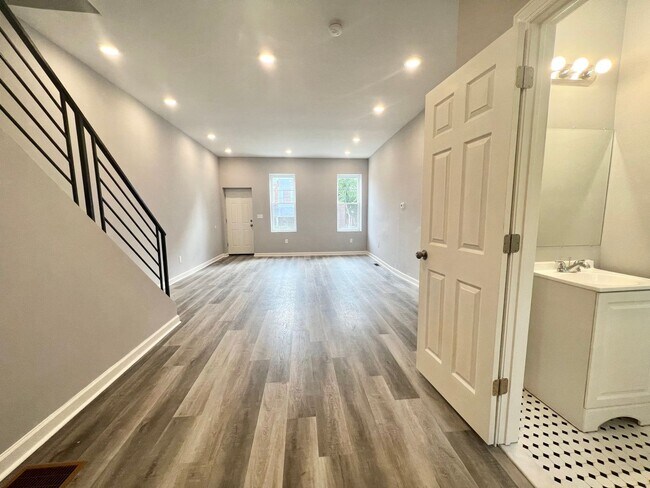 Foto del edificio - Anika Homes 3 Bedroom
