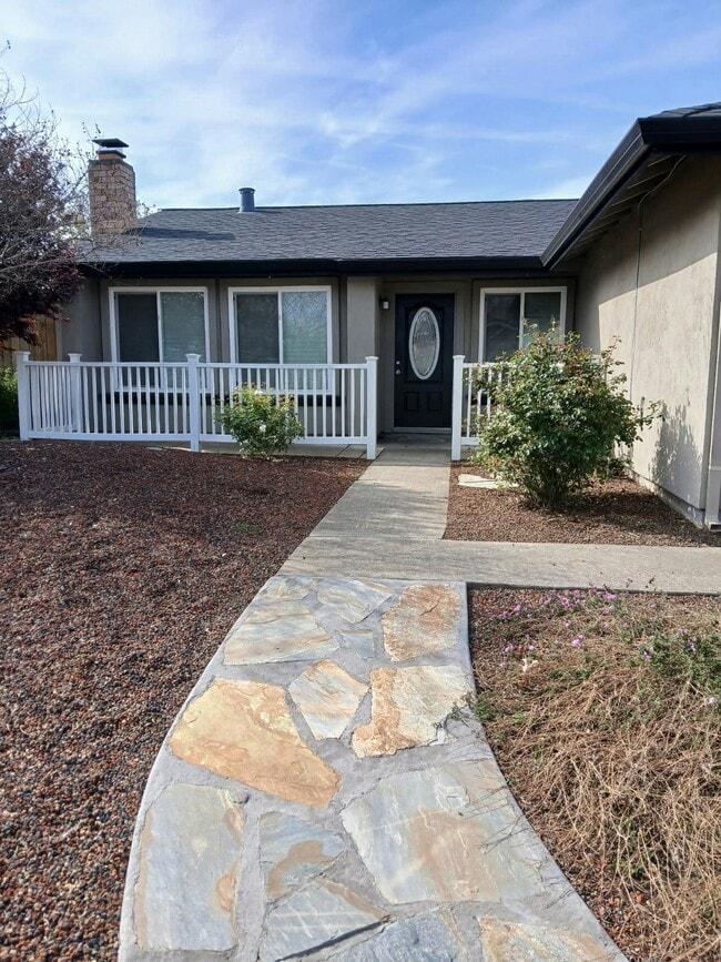 Building Photo - 6556 Mossview Way