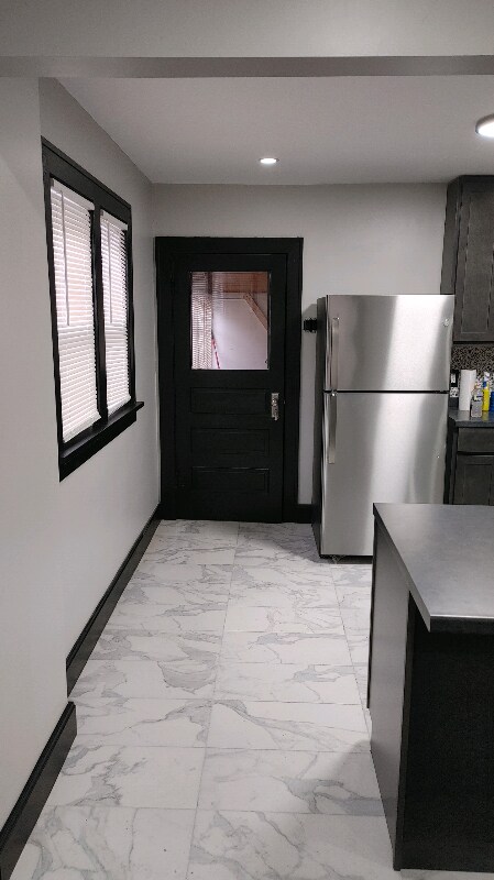 Foto del edificio - 6950 Normandale Dr