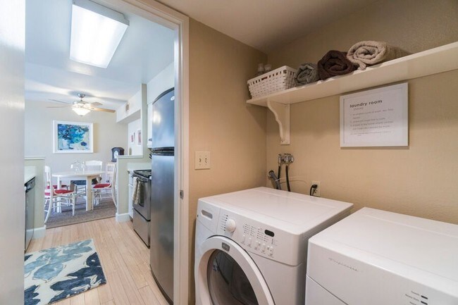 Foto del edificio - 255 Reflections Dr