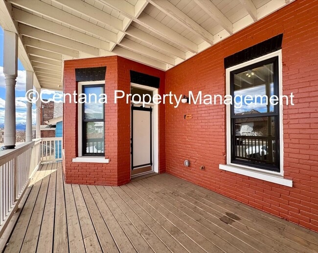 Building Photo - 661 S Main St