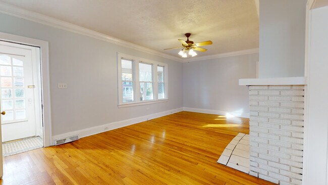 Foto del edificio - 1633 Grace Ave