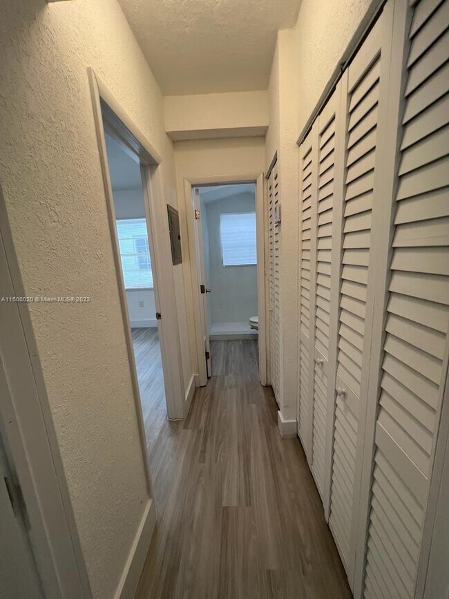 Building Photo - 1900 Calais Dr